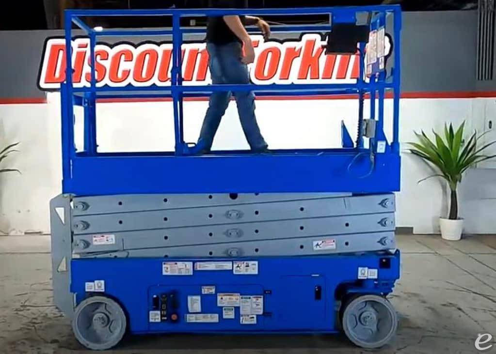 2015 Genie GS-2632 Electric Scissor...