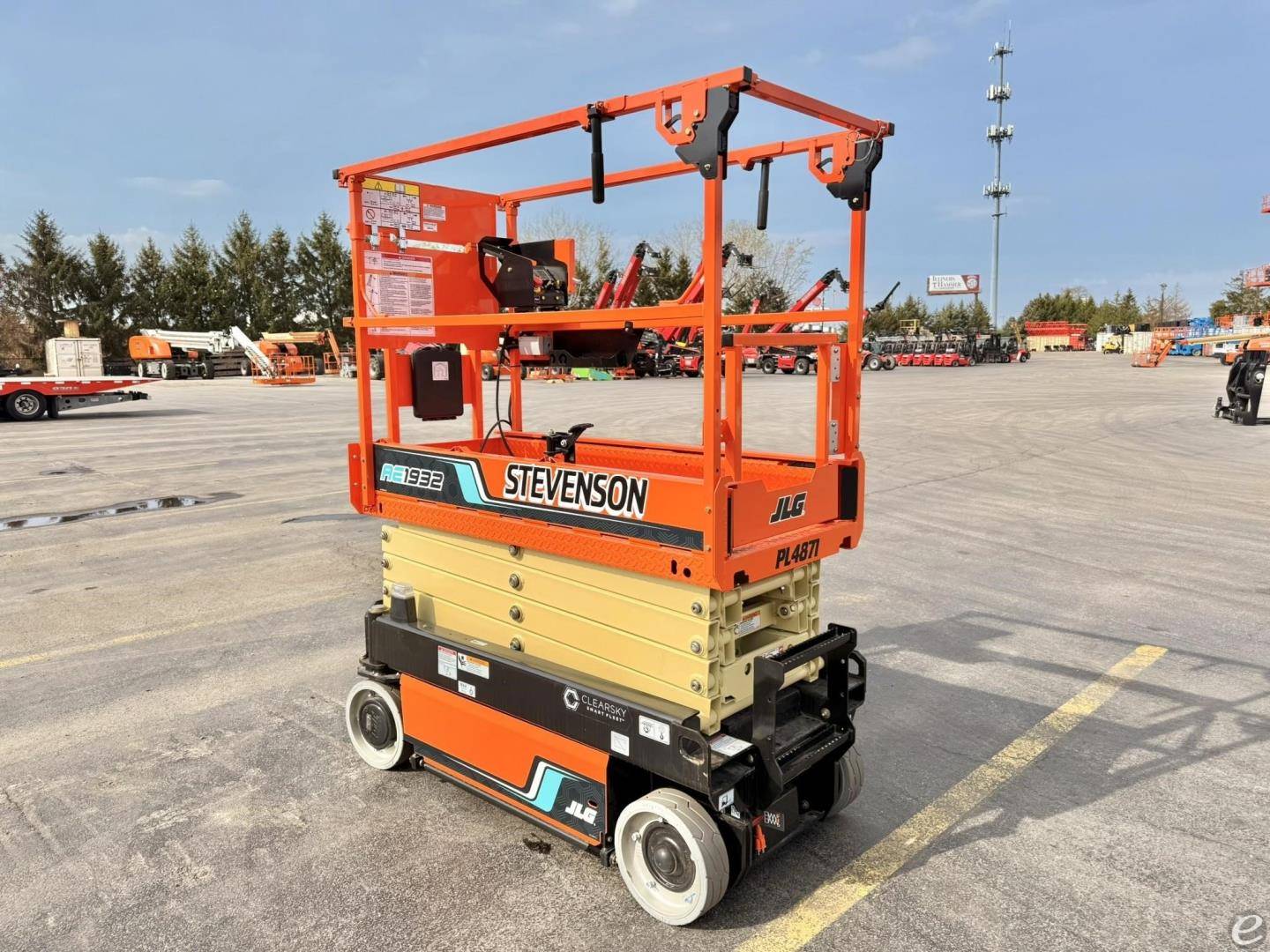 2025 JLG AE1932
