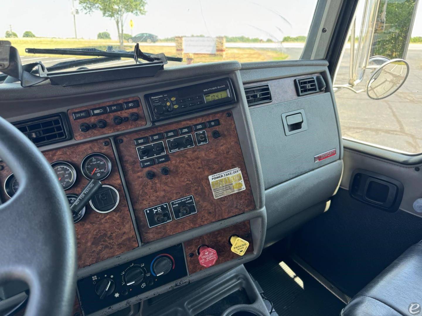 2003 Kenworth T800