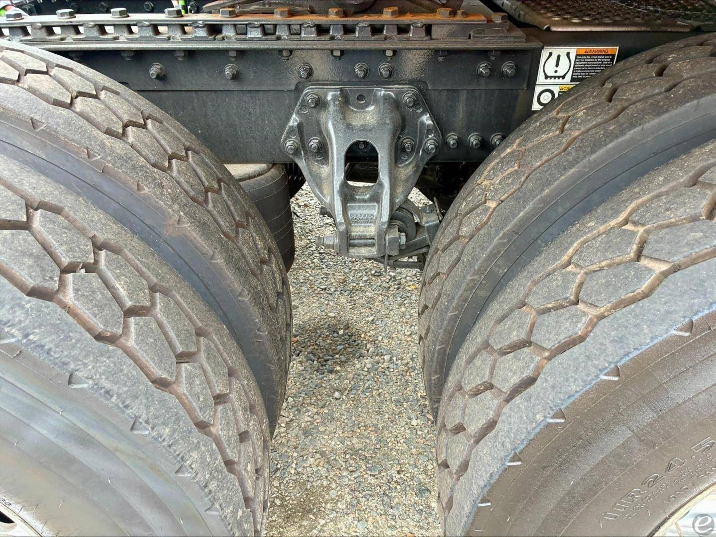 2025 Kenworth W990