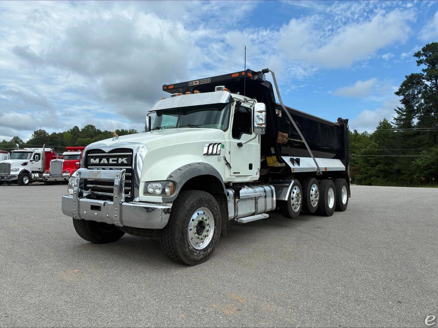 2021 Mack GRANITE 104FR