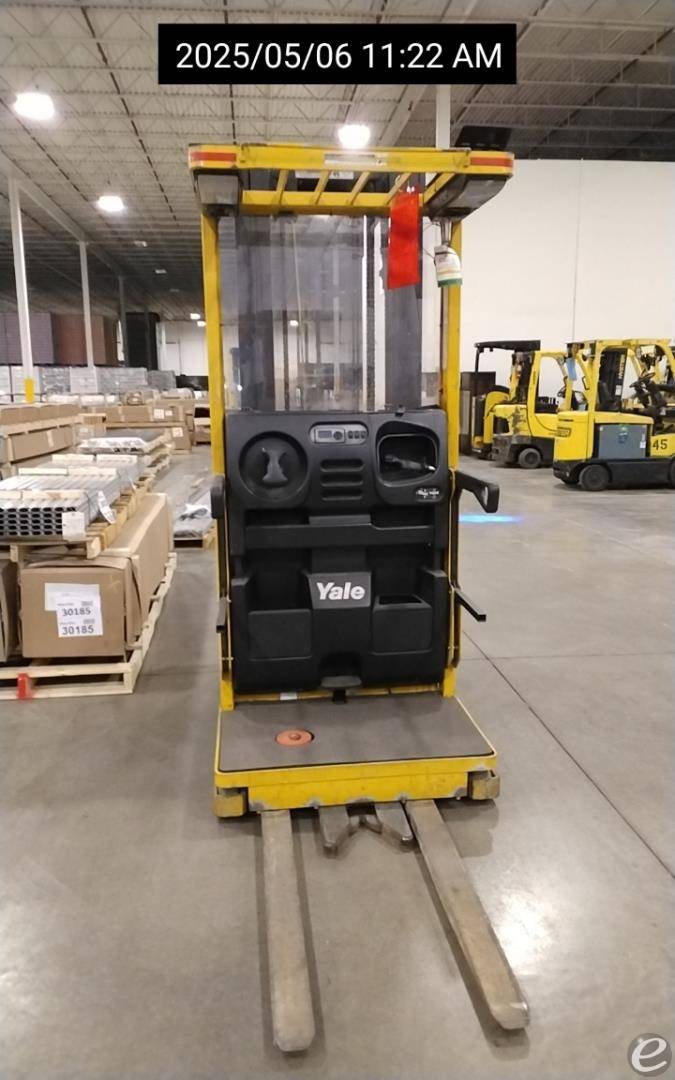 2015 Yale OS030EF
