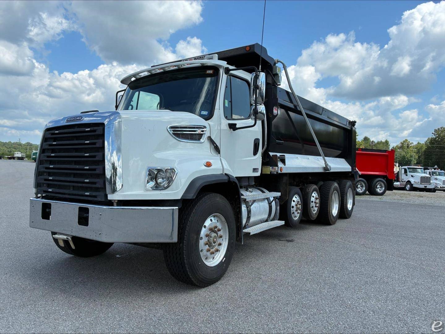 2023 Freightliner 108SD