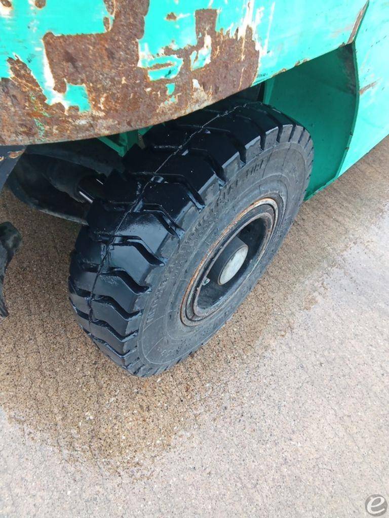 2020 Mitsubishi FG25N