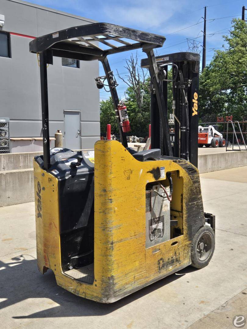 2018 Yale ESC040AD