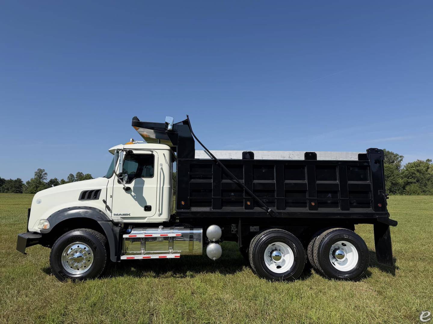 2015 Mack GRANITE GU813