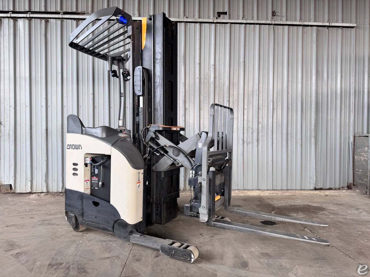 2015 Crown RM6025-45 Electric Reach...