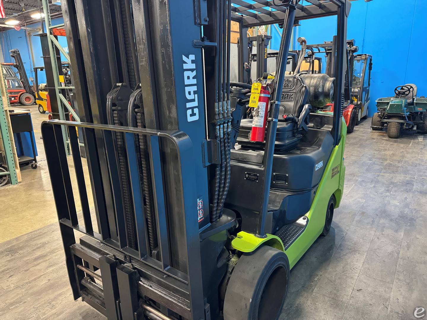 2019 Clark S25CL