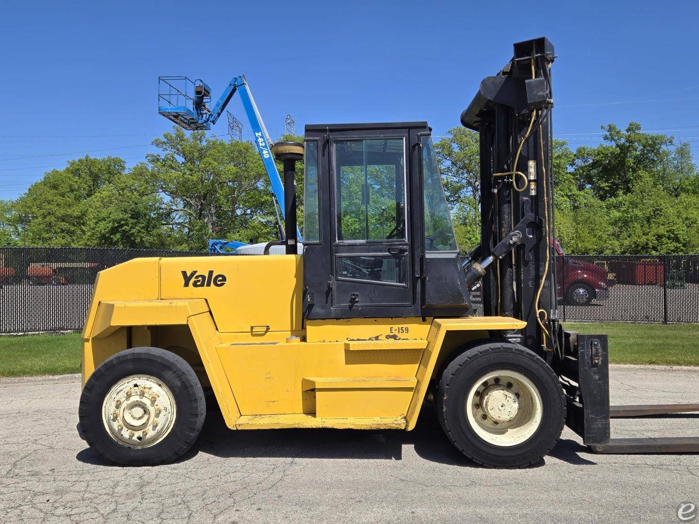 2000 Yale GDP230DA