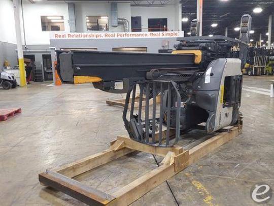 2017 Crown RMD6025-32 Electric Reach Truck - 123Forklift