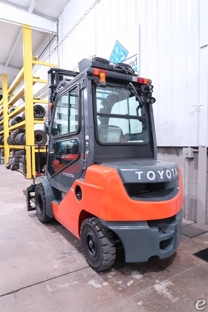 2015 Toyota 8FGU25 Gasoline Forklift - 123Forklift