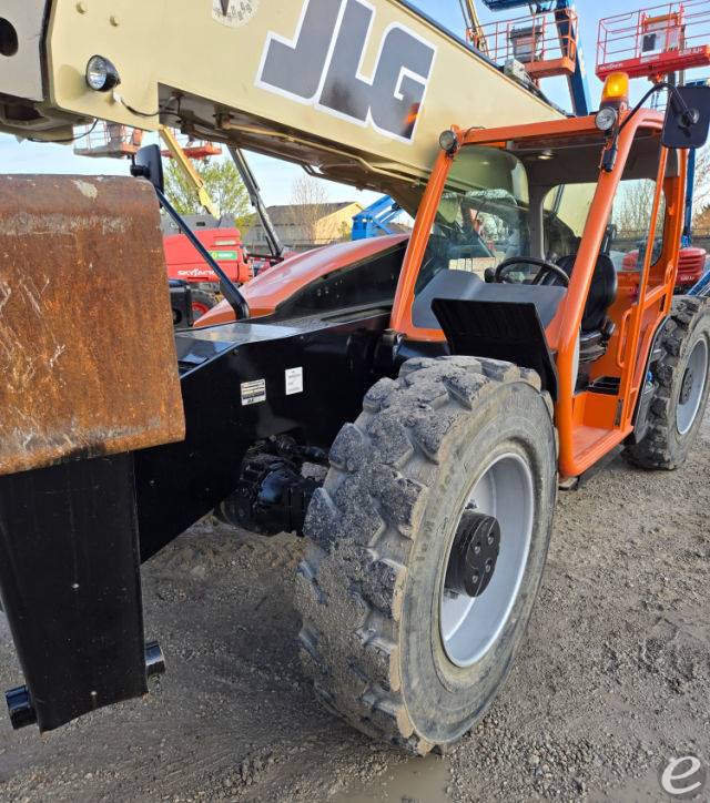 2019 JLG 1055