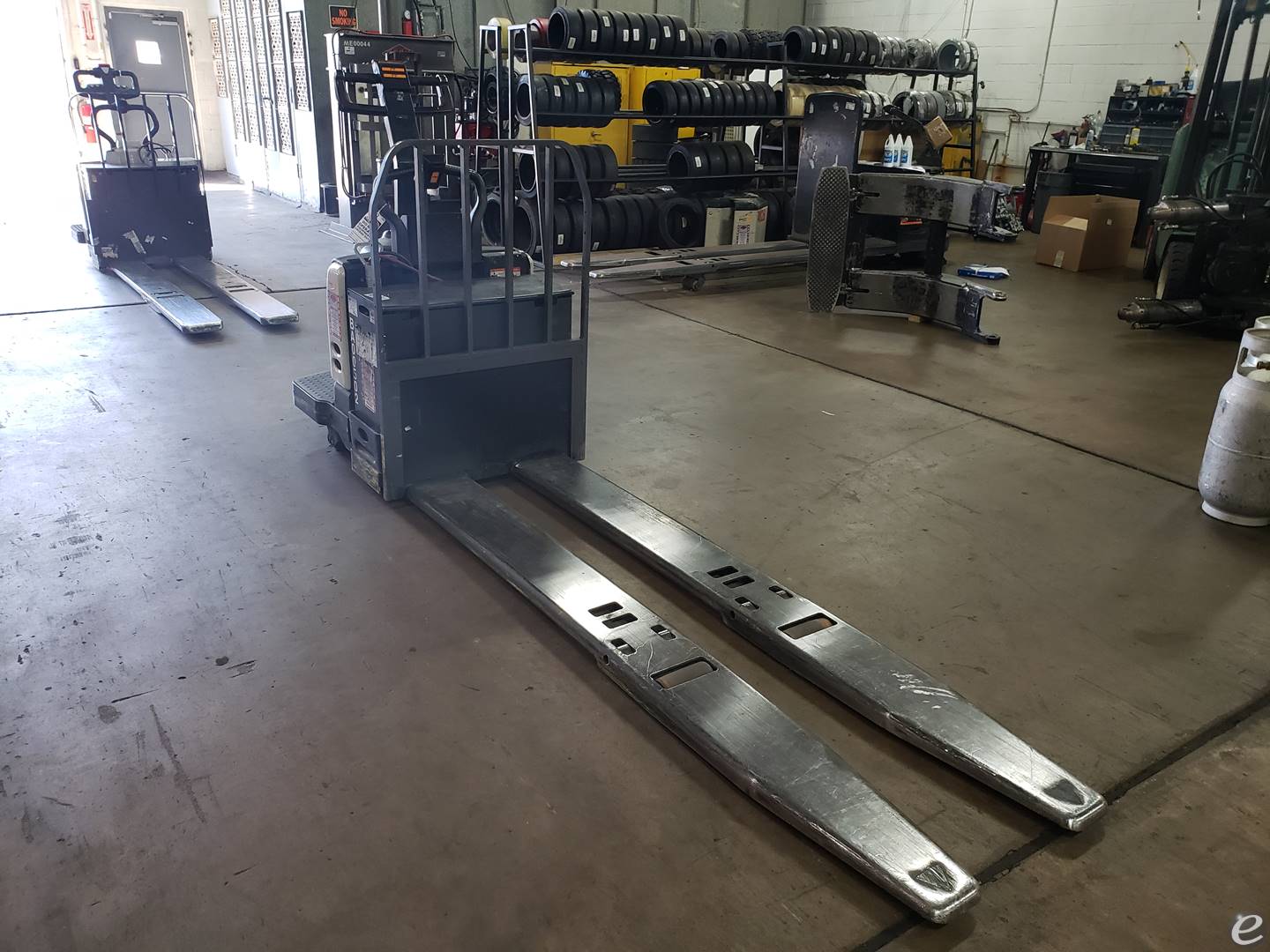 2009 Crown PE4500-60 Electric Forklift - 123Forklift