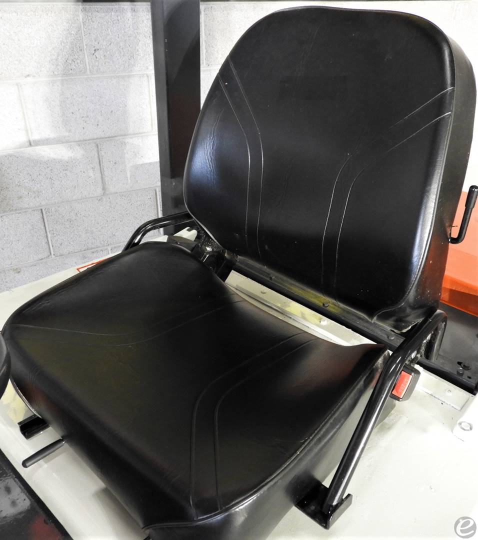 2006 Nissan UGJ02A30V