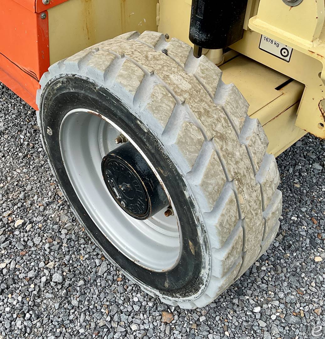 2017 JLG 4069LE