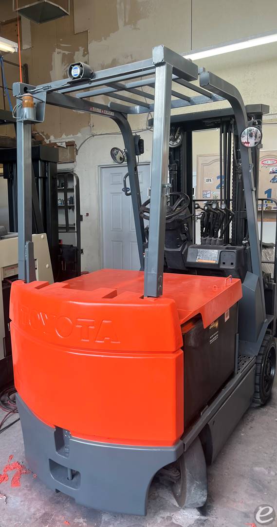 2008 Toyota 7FBCU30 Electric Forklift - 123Forklift