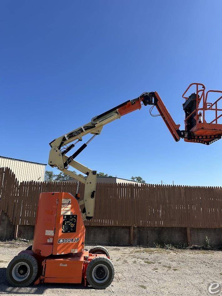 2018 JLG E300AJP