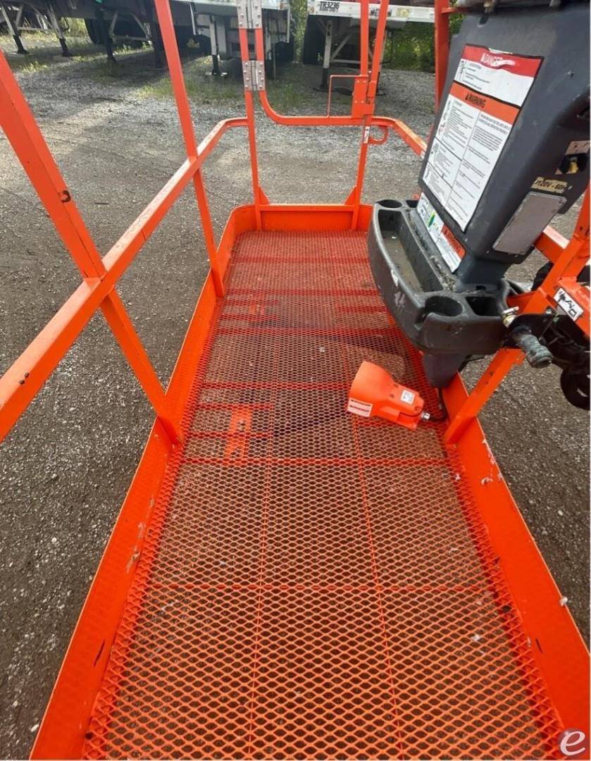 2013 JLG 600S