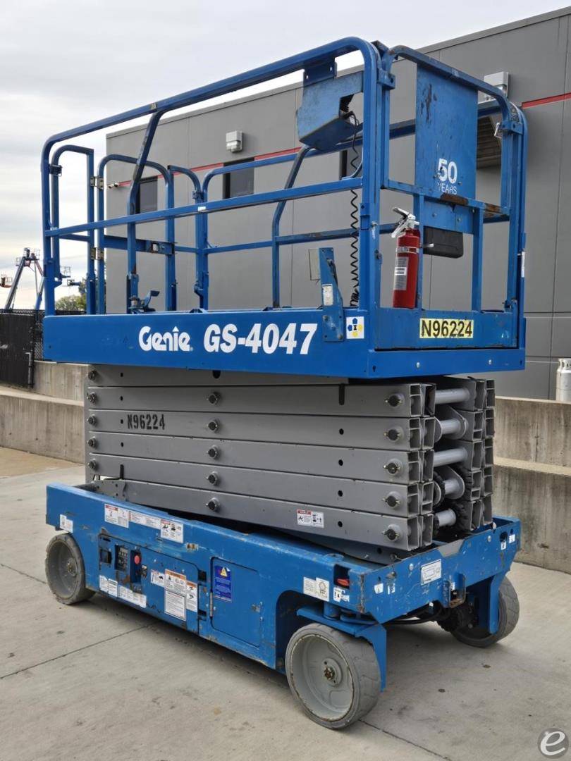 2016 Genie GS4047 Electric Scissor Lift - 123Forklift
