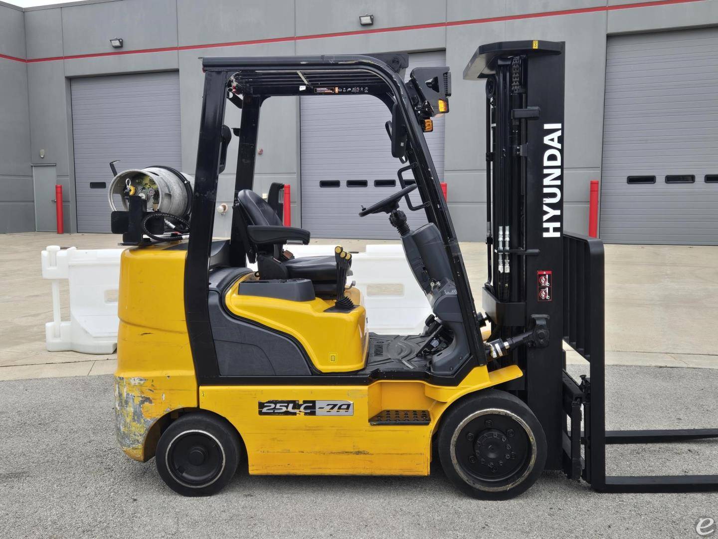 2023 Hyundai 25LC-7A