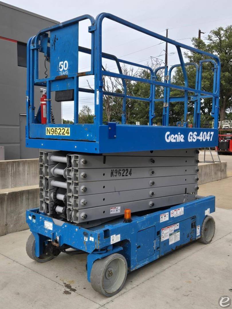 2016 Genie GS4047 Electric Scissor Lift - 123Forklift