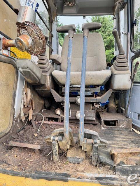 1994 John Deere 790E LC