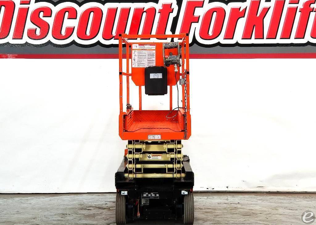 2018 JLG 1932R