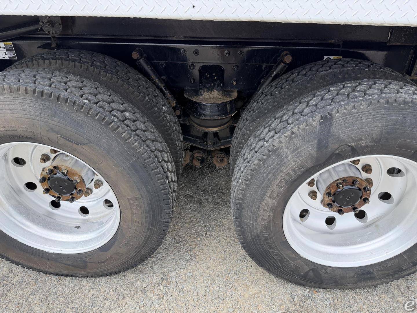 2023 Kenworth T880