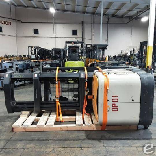 2016 Crown SP4030-30 Electric Order Picker - 123Forklift