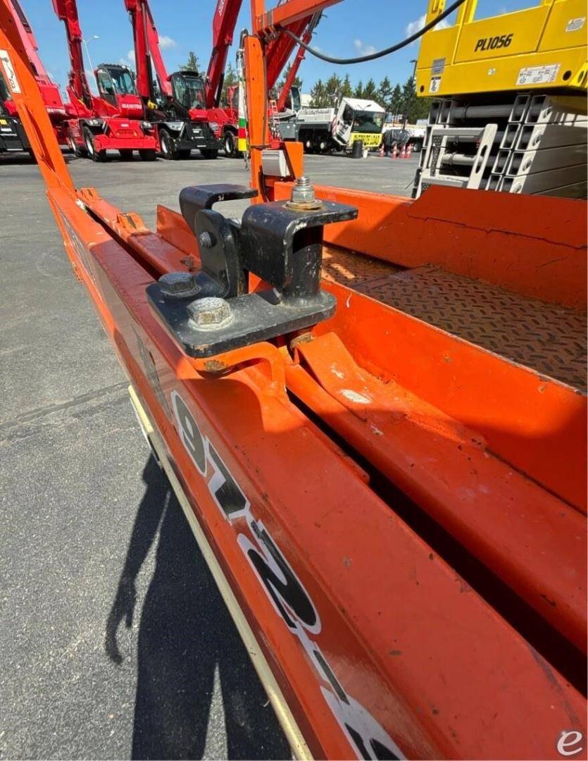 2017 JLG 1930ES