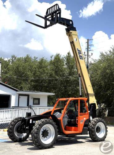 2018 JLG 742