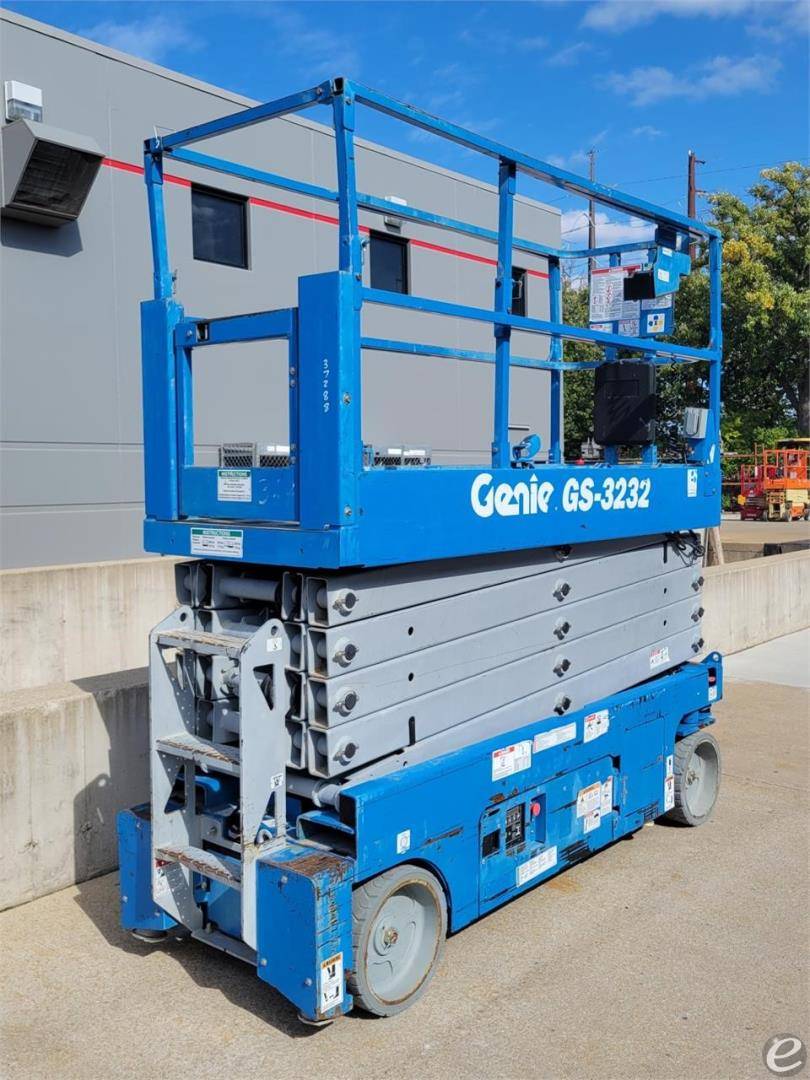 2015 Genie GS3232 Electric Scissor Lift - 123Forklift