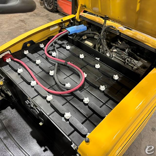 2022 Yale ERP040VT