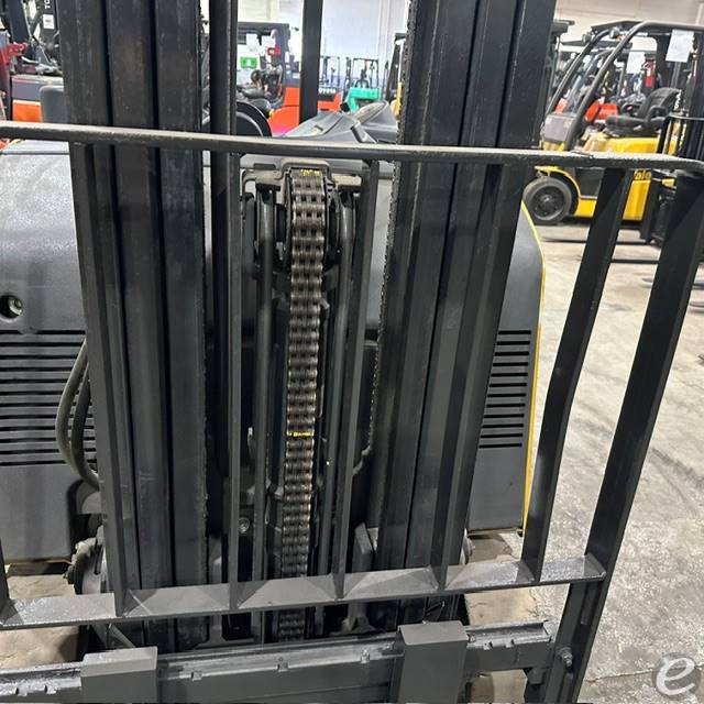2019 Yale ESC040AD