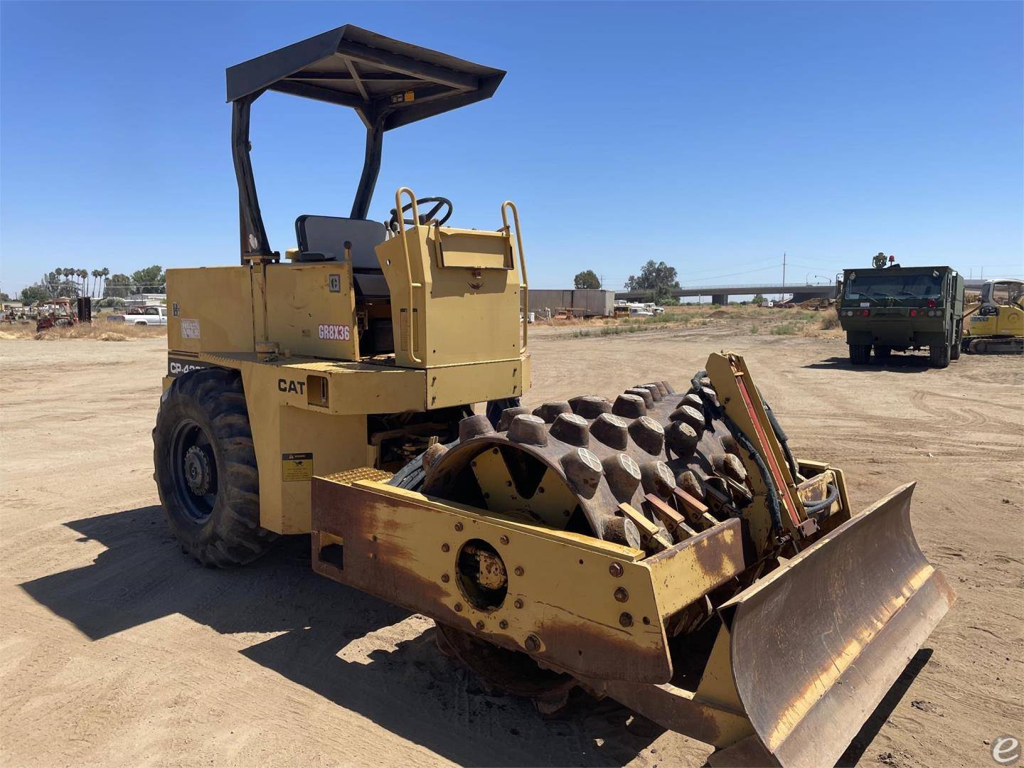1990 Cat CP-433B