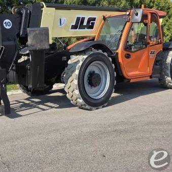 2016 JLG 1055