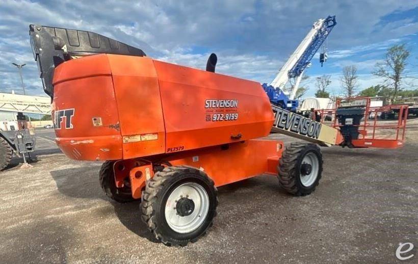 2013 JLG 600S
