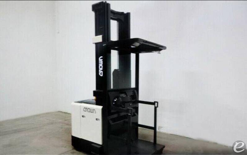 2013 Crown SP3505-30 Electric Order Picker - 123Forklift