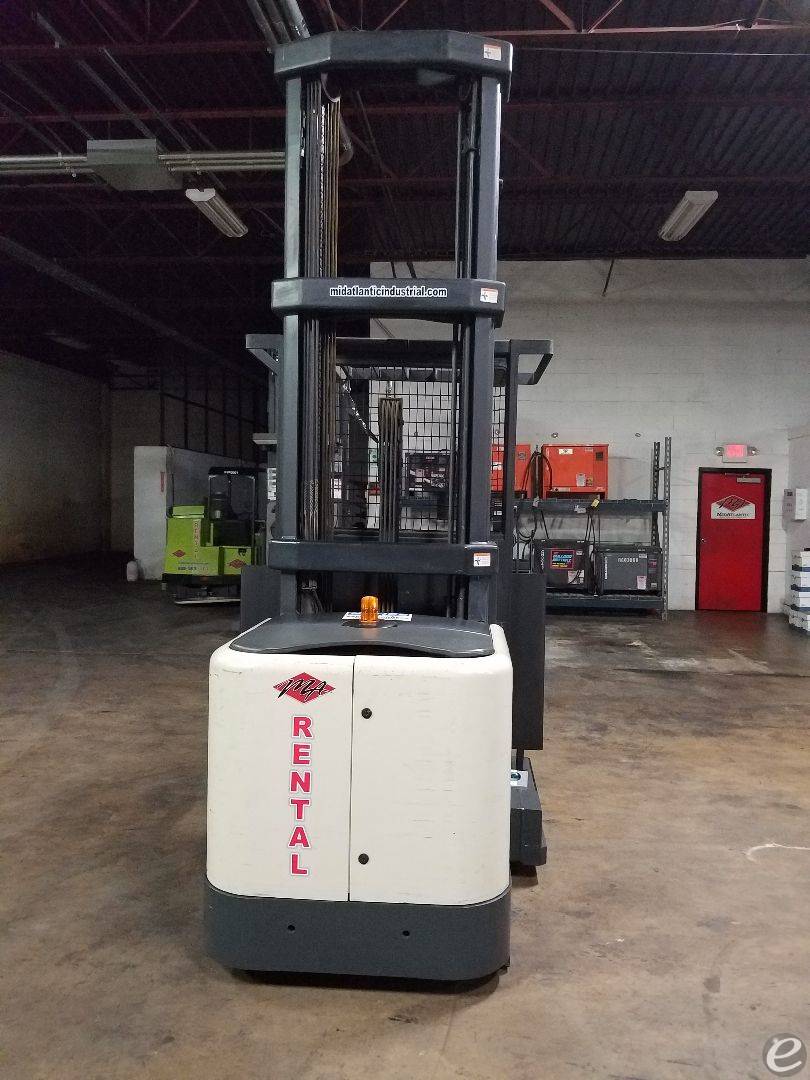 2004 Crown SP3420-30 Electric Order Picker - 123Forklift