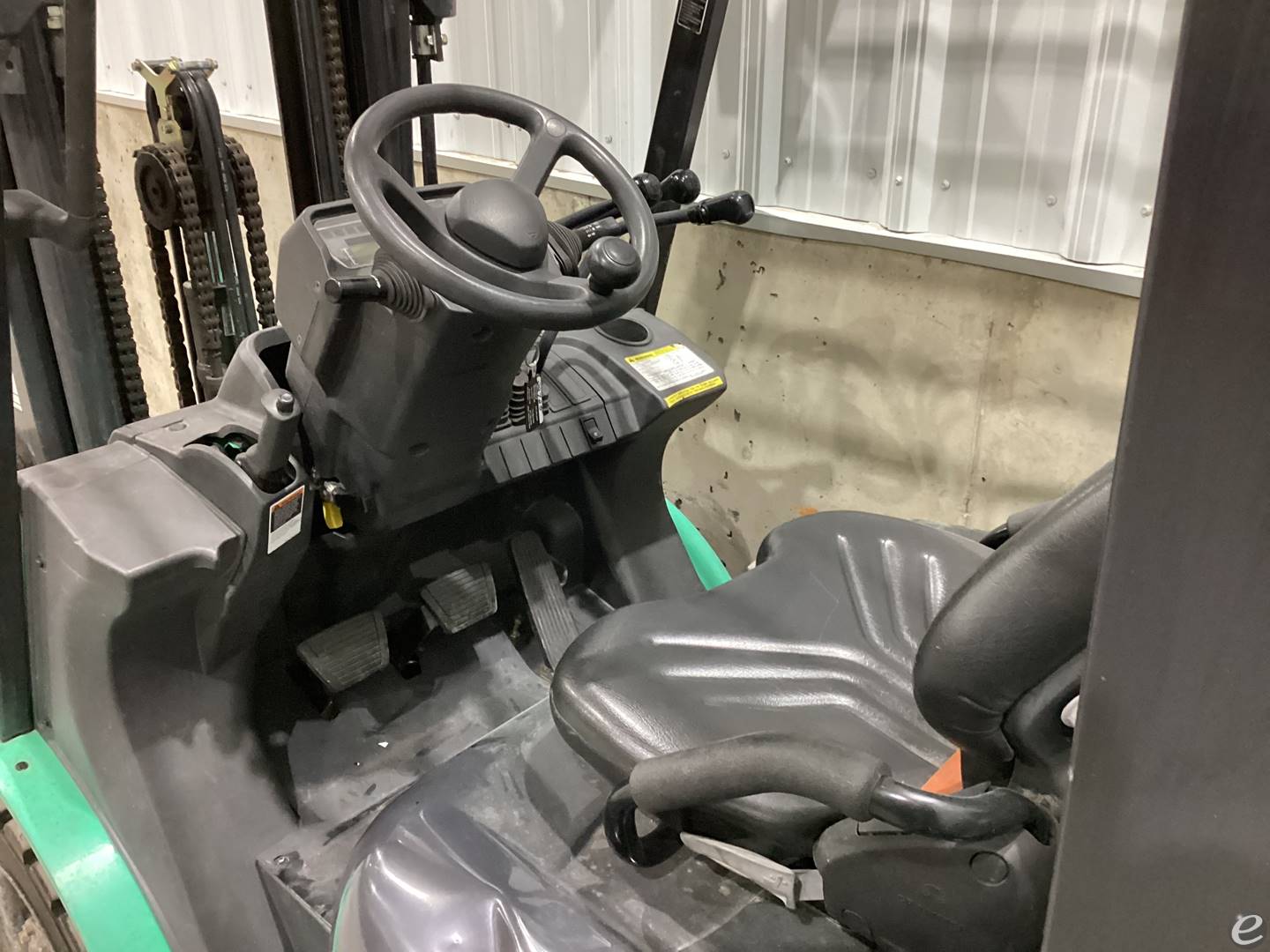 2021 Mitsubishi FG25N