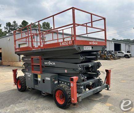 2013 Skyjack SJ9250 RT Diesel Scissor Lift - 123Forklift