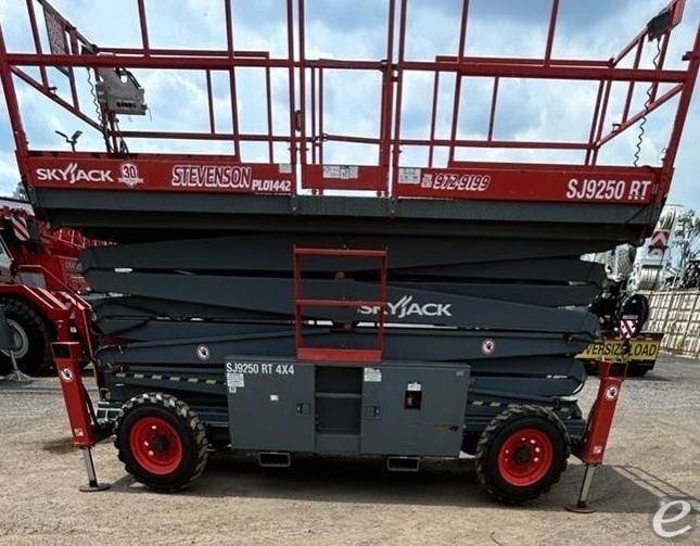 2015 Skyjack SJ9250RT