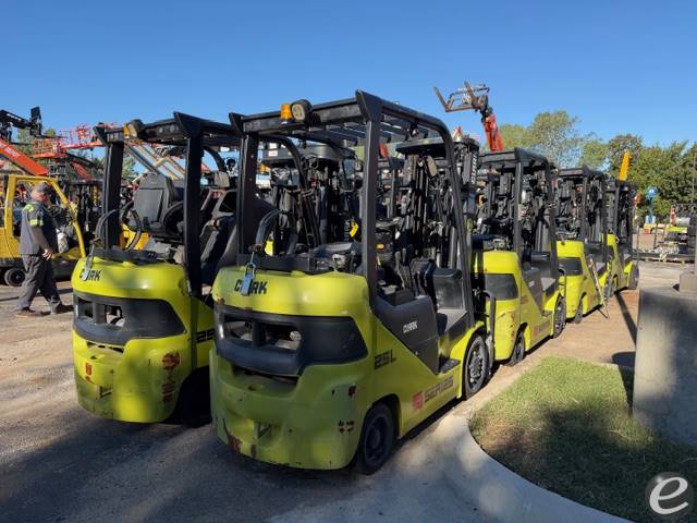2019 Clark S25CL