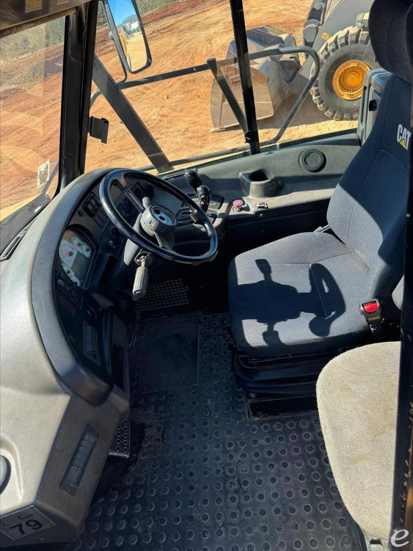2008 Cat 740