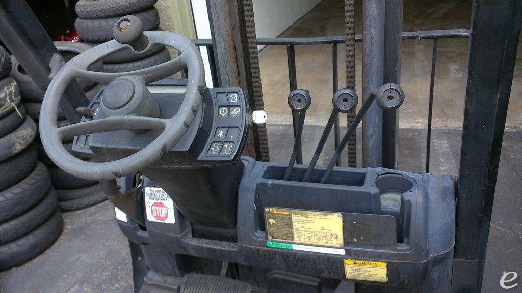 2007 Yale GLP040SVXNUFV084