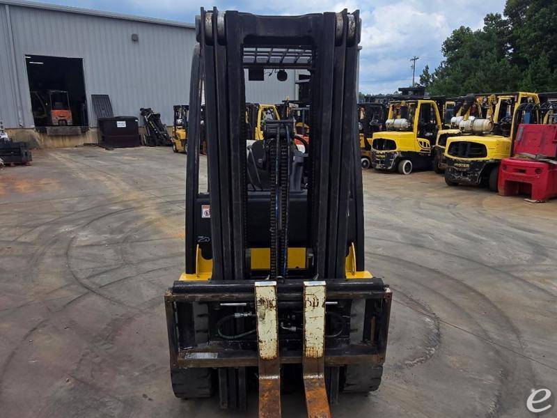 2017 Yale GLP050VX