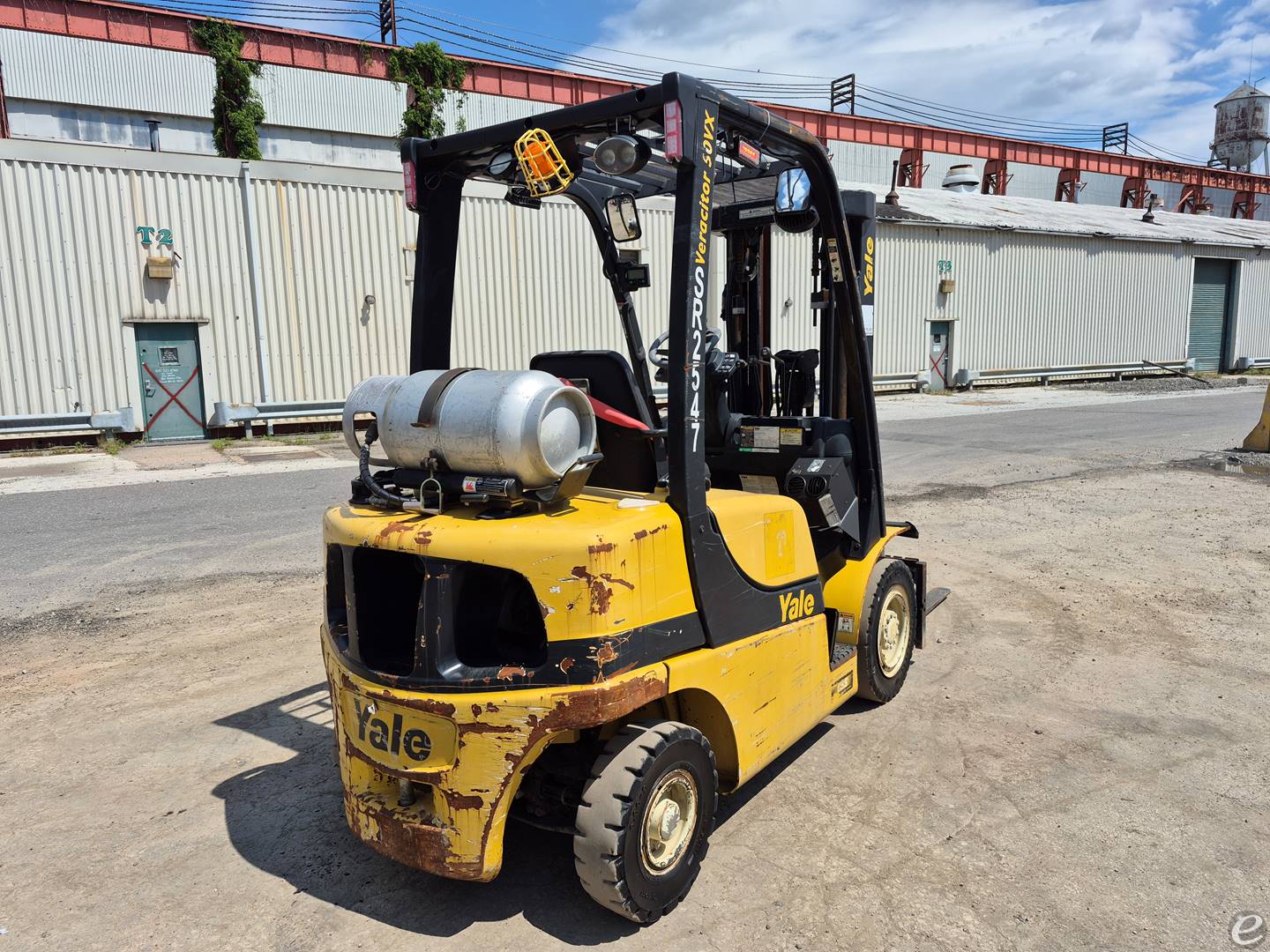 2017 Yale GLP050VX