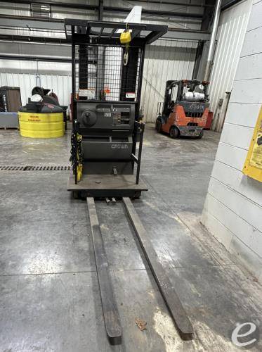 2002 Crown SP3010-30