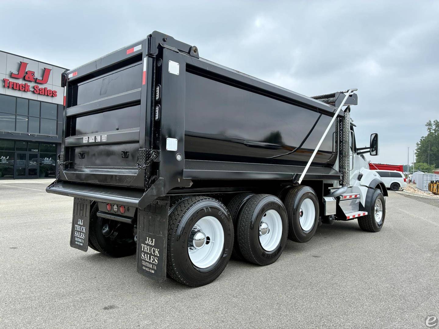2025 Kenworth T880