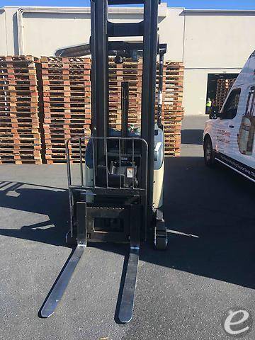 2010 Crown RR5225-35 Electric Reach Truck - 123Forklift